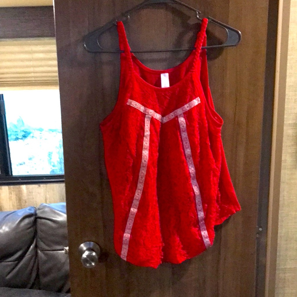 Spaghetti strap red lace shirt